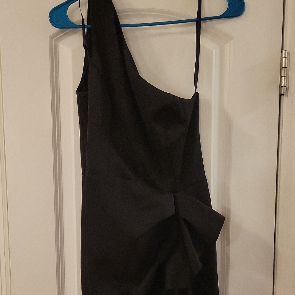 Elegant Black One-Shoulder Dress
